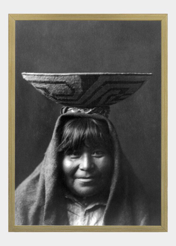 NATIVE-AMERICAN-WOMAN-WITH-TOAST
