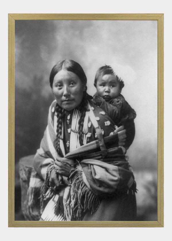 NATIVE-AMERICAN-WOMAN-WITH-CHILDREN