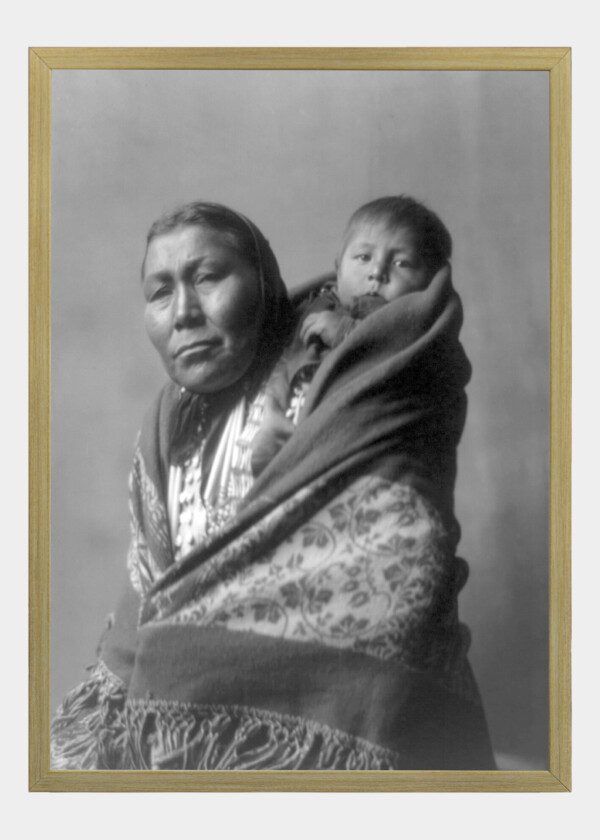 NATIVE AMERICAN WOMAN WITH CHILDREN