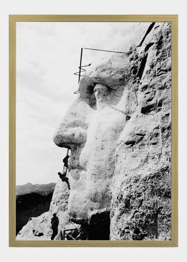 MOUNT ROSHMORE
