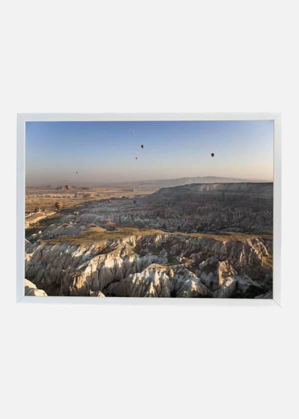 HOT AIR BALLOONS OVER MOUNTAINS