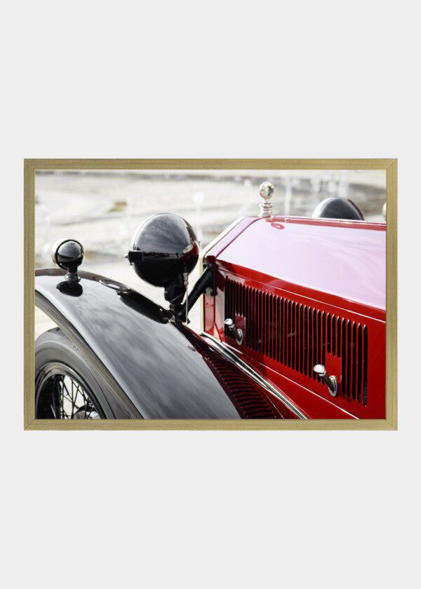 OLD VINTAGE CAR
