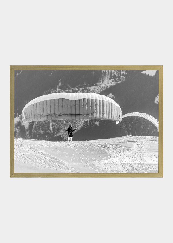 GLIDERS ON SKIS