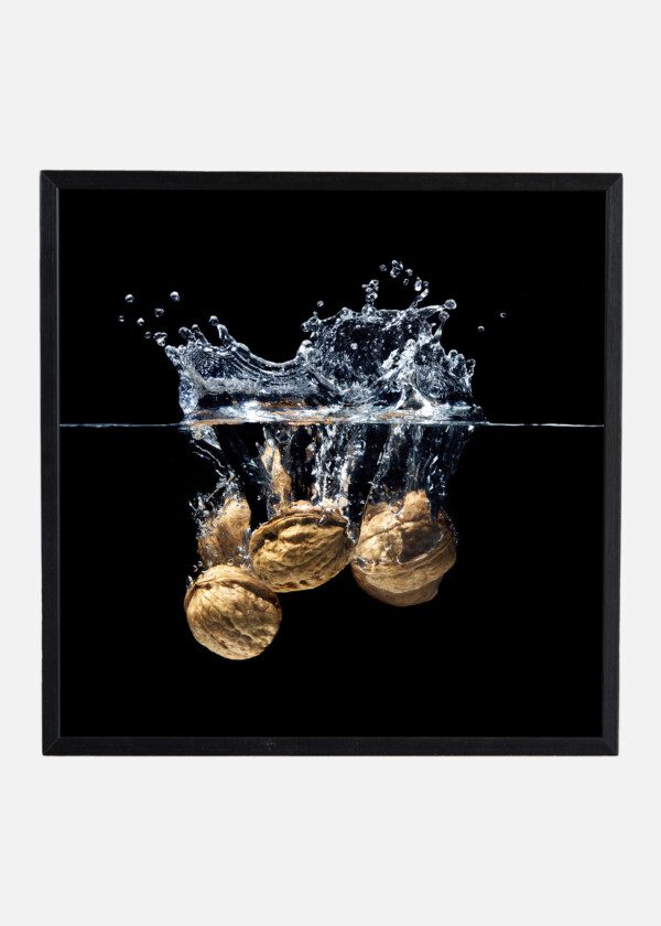 WALNUTS IN WATER