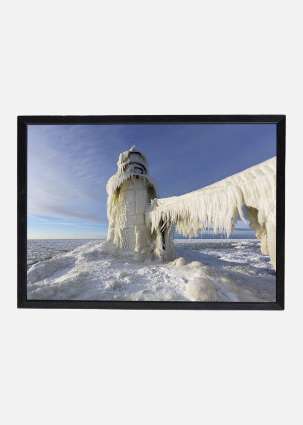 LIGHTHOUSE COVERED WITH ICE