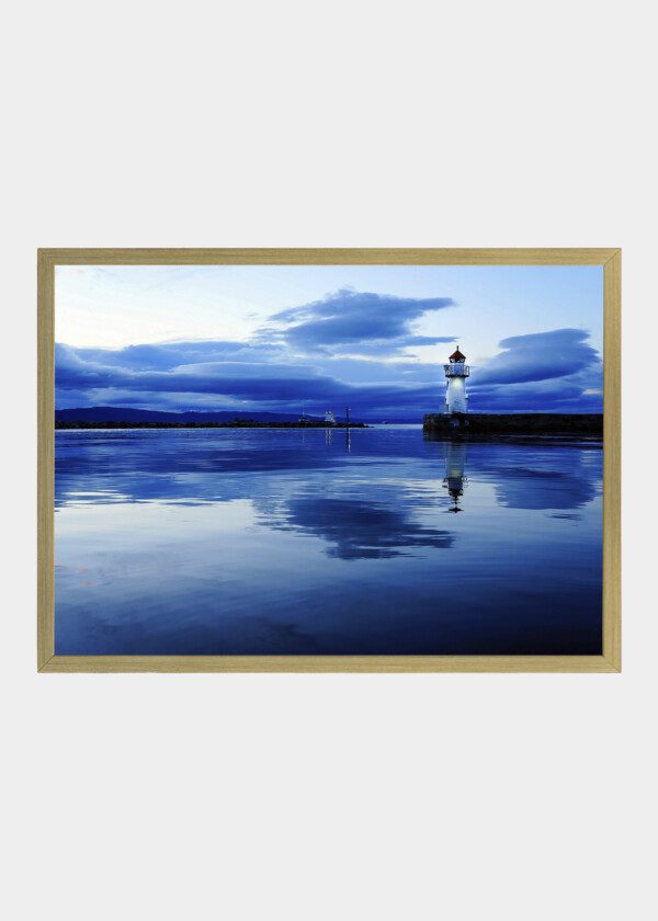 LIGHTHOUSE IN THE NIGHT