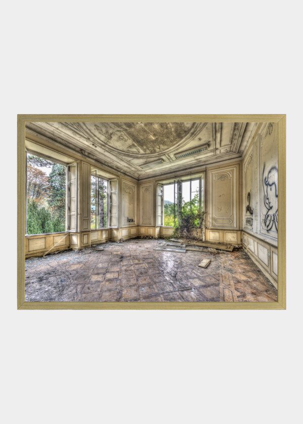 EXPIRED HOUSE