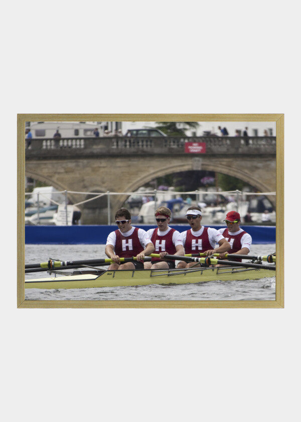 ROWING ON THE THAMES