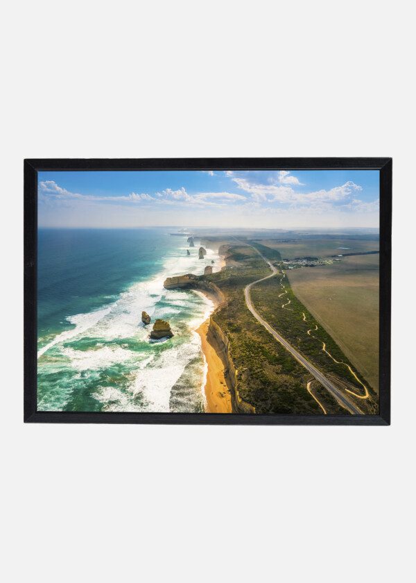 WAVES TOWARDS THE COAST OF AUSTRALIA
