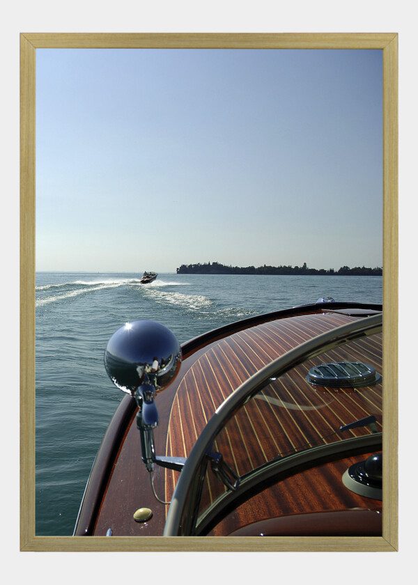 MOTOR BOAT