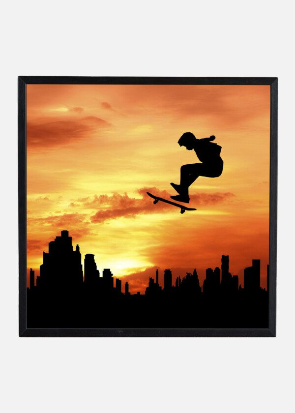 SILHOUETTE. SKATEBOARDERS