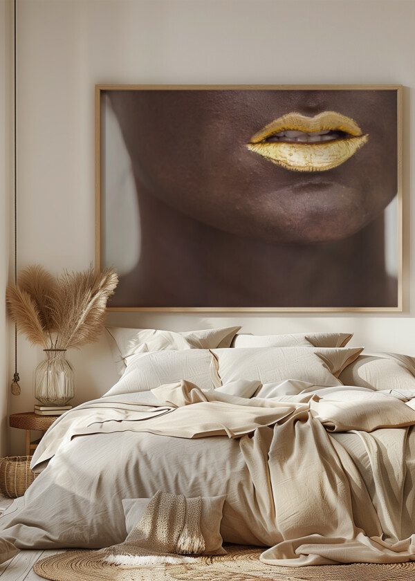 MODEL WITH GOLD-COLORED LIPS