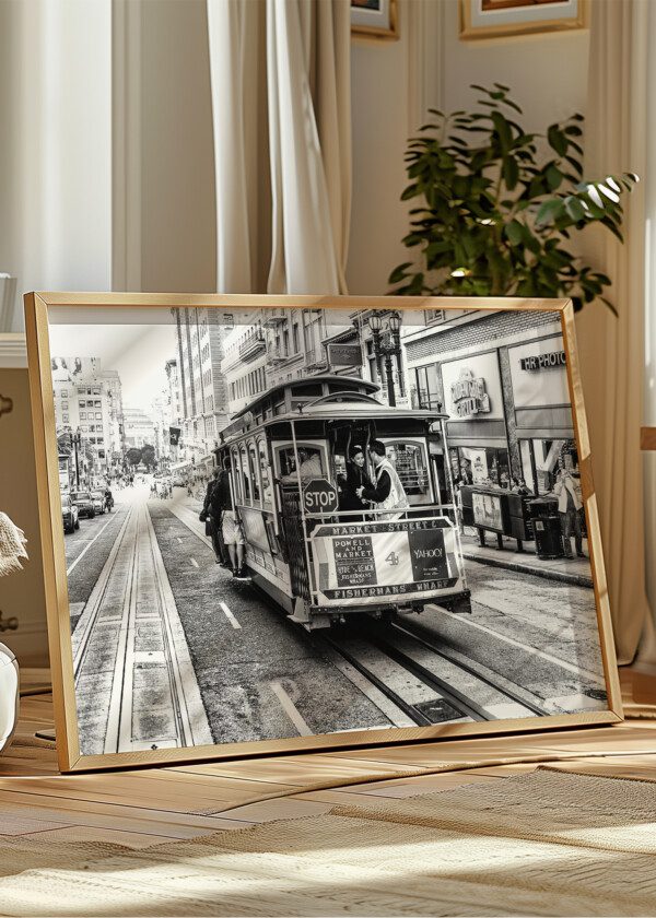 TRAM IN SAN FRANCISCO
