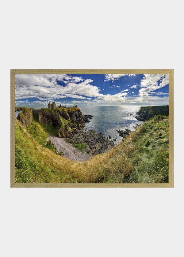 DUNNOTTAR CASTLE. SCOTLAND