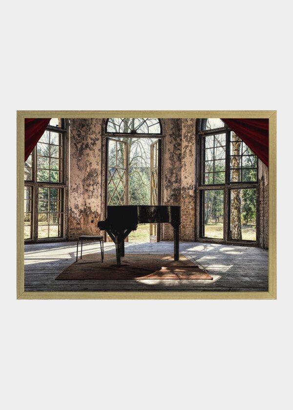 OLD ROOM WITH GRAND PIANO
