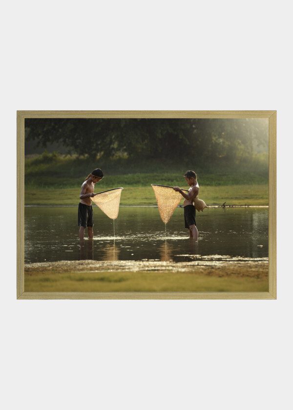 CHILDREN LITTLE FISHERMEN ARE CATCHING FISH