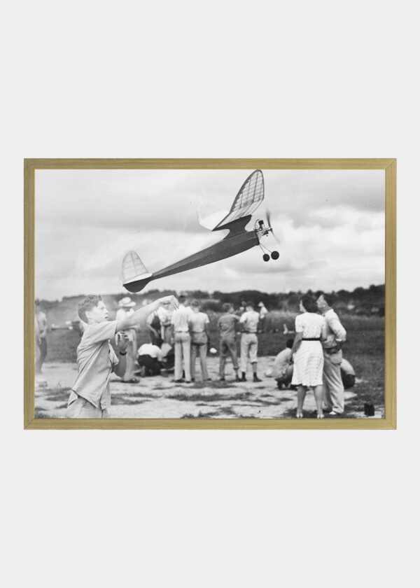 AMERICA'S YOUTH BUILDS AND FLIES MODEL PLANES BALTIMORE 1944