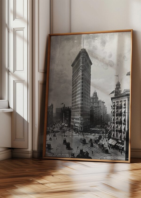 FLAT-IRON BUILDING, FIFTH AVENUE AND BROADWAY, NEW YORK 1902
