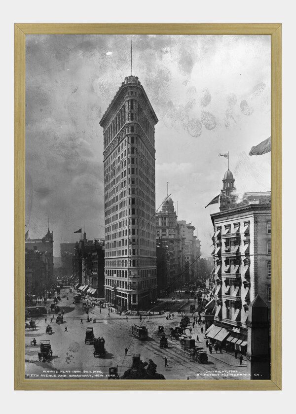 FLAT-IRON BUILDING, FIFTH AVENUE AND BROADWAY, NEW YORK 1902
