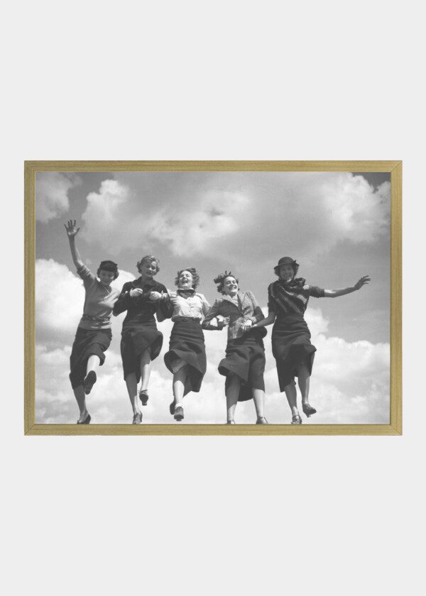 FIVE HAPPY LADIES