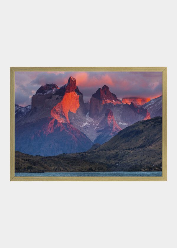 BEAUTIFUL MOUNTAIN LANDSCAPES IN TORRES DEL PAINE NATIONAL PARK, CHILE