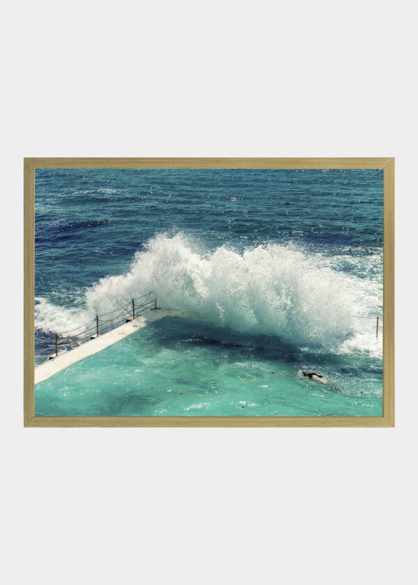 BONDI BEACH IN SYDNEY ON A SUNNY DAY
