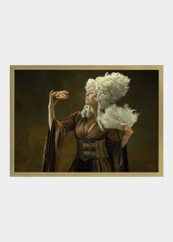 PORTRAIT OF MEDIEVAL YOUNG WOMAN IN BROWN VINTAGE CLOTHING ON DARK BACKGROUND